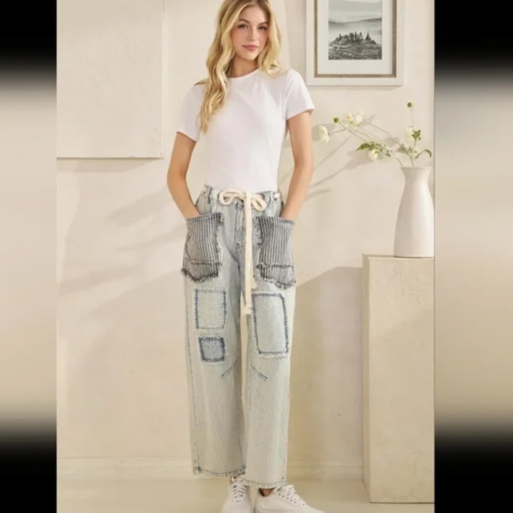 Oli & Hali Light Wash Patchwork Cropped Jeans with Contrast Pockets
